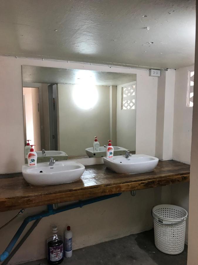 Holiday Phangan - Hostel & Bar トンサラ エクステリア 写真