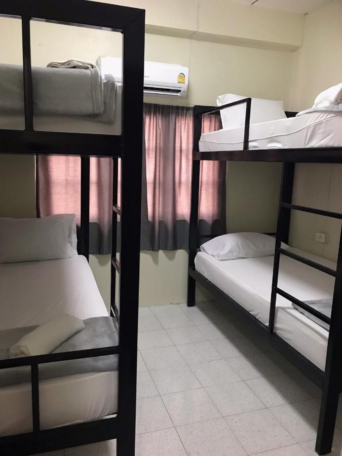 Holiday Phangan - Hostel & Bar トンサラ エクステリア 写真