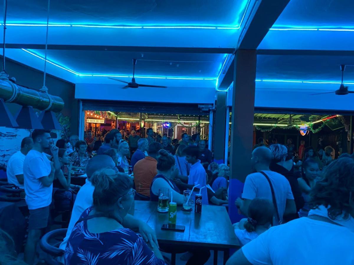 Holiday Phangan - Hostel & Bar トンサラ エクステリア 写真