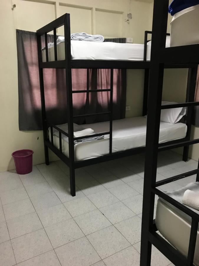 Holiday Phangan - Hostel & Bar トンサラ エクステリア 写真