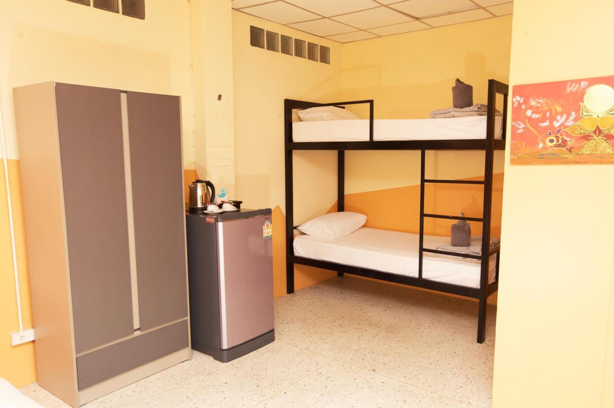 Holiday Phangan - Hostel & Bar トンサラ エクステリア 写真
