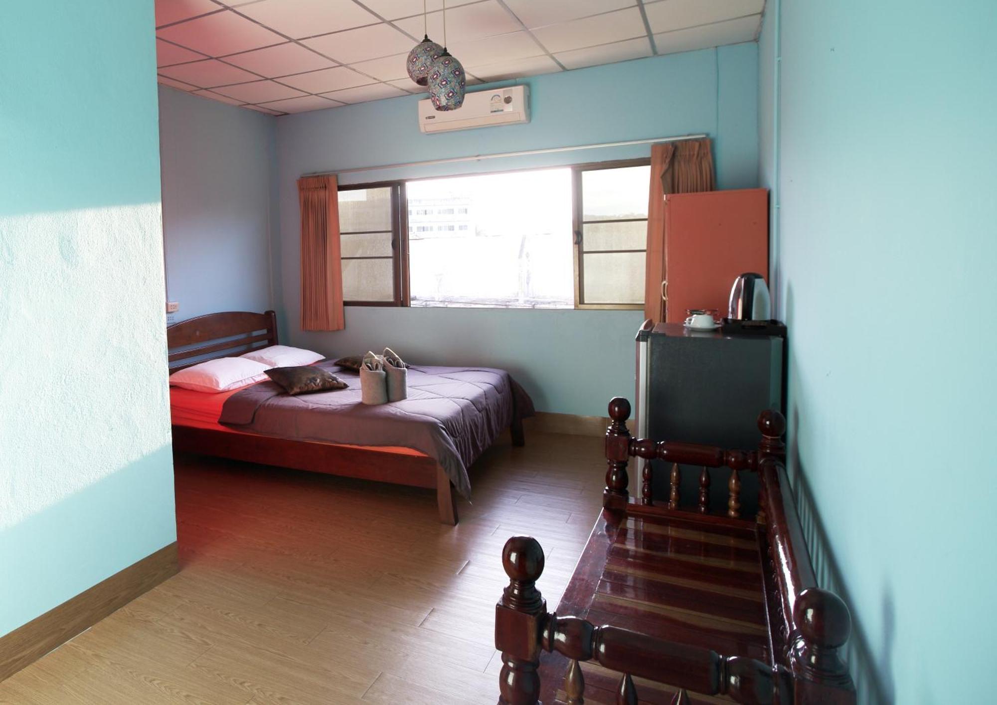 Holiday Phangan - Hostel & Bar トンサラ エクステリア 写真